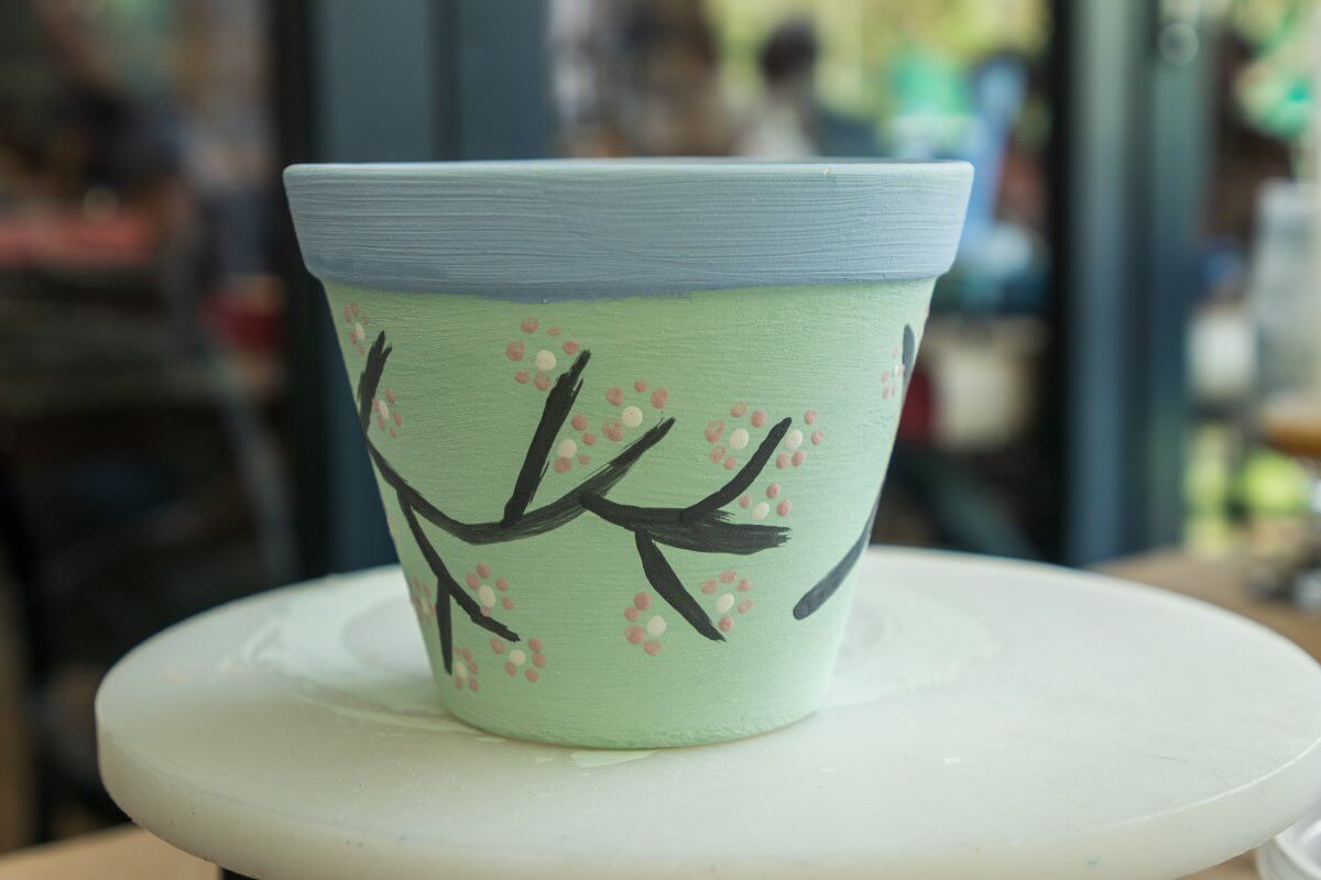 paint a pot and plant spring flowers